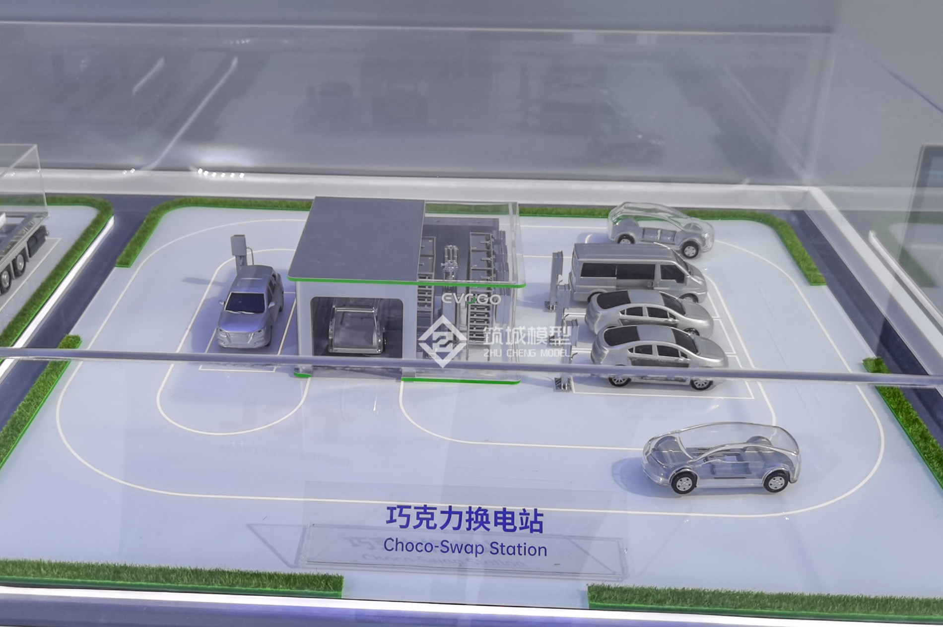 電池倉與換電機構細節